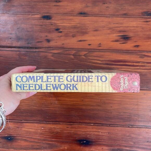 Vintage Reader’s Digest Complete Guide to Needlework 1979 hardcover-Good - Picture 2 of 5